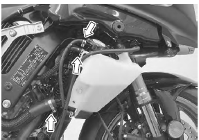 Suzuki GSX-R. Water hose inspection