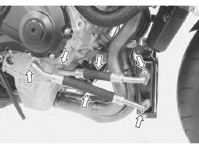 Suzuki GSX-R. Oil cooler hose inspection