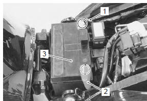 Suzuki GSX-R. Battery removal and installation 