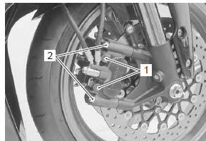 Suzuki GSX-R. Front brake pad replacement