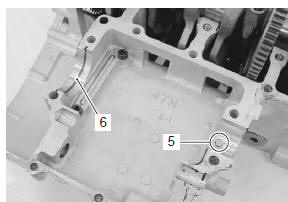 Suzuki GSX-R. Countershaft assembly