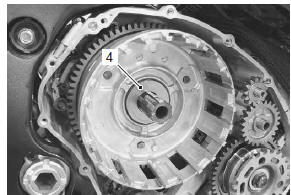 Suzuki GSX-R. Clutch installation