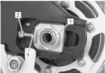 Suzuki GSX-R. Drive chain length inspection