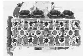 Suzuki GSX-R. Cylinder head