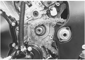 Suzuki GSX-R. Engine assembly installation
