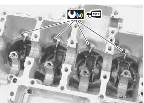 Suzuki GSX-R. Piston cooling oil jet