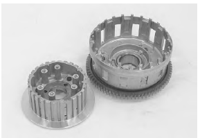Suzuki GSX-R. Clutch sleeve hub and primary driven gear assembly